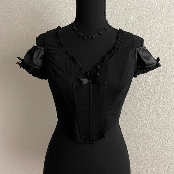 black corset - Picture 1 of 3